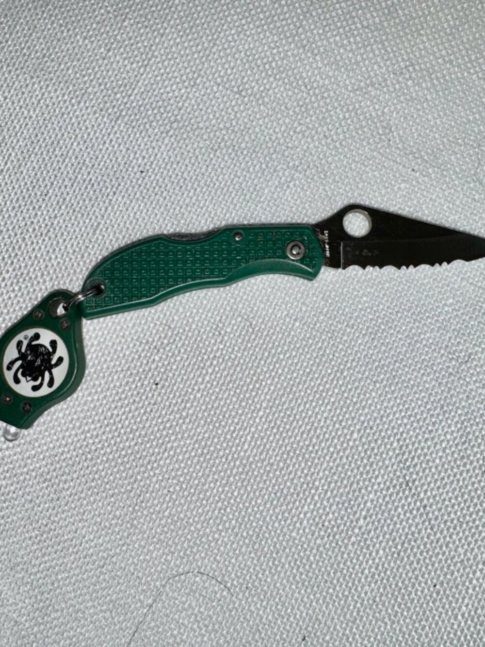 Spyderco Collectible Vintage Ladybug mini pocket knife and Mircolight combo